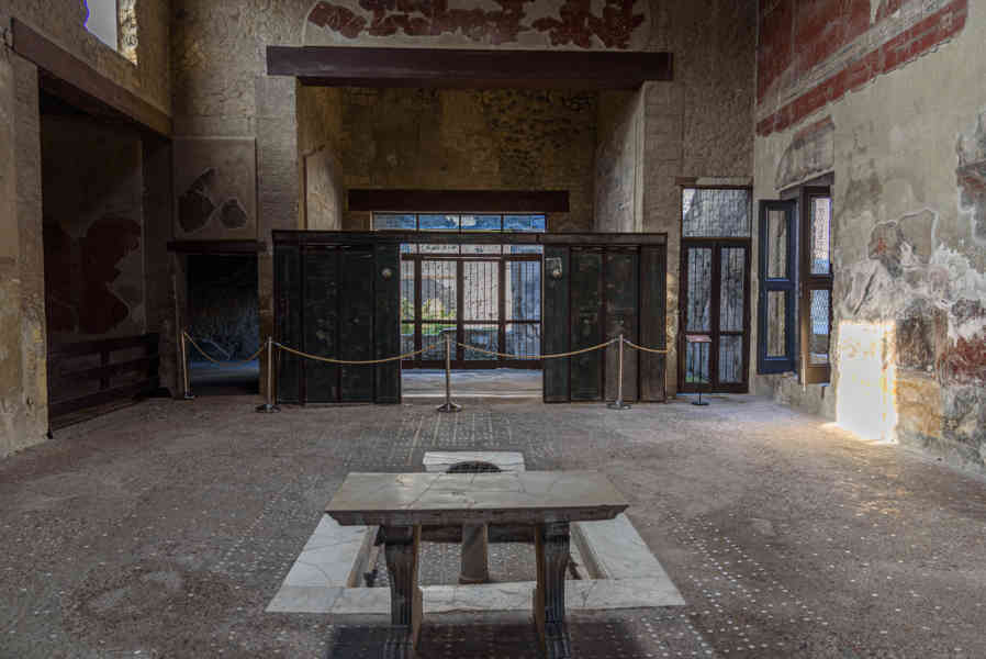 226 - Italia - Herculano - parque arqueológico de Herculano - Casa del Tramezzo di Legno.jpg